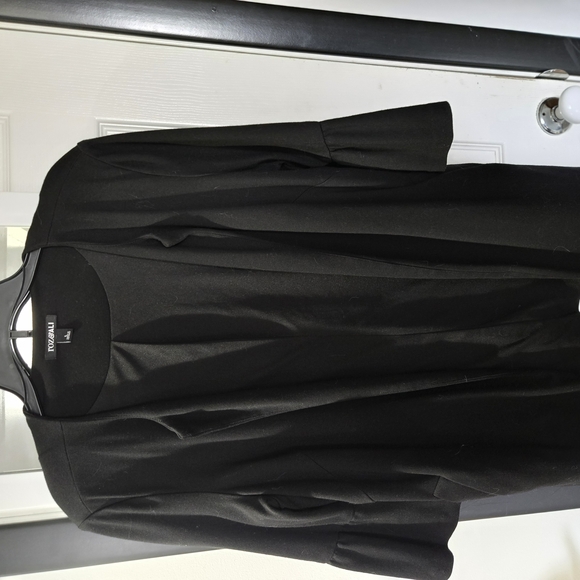 Roz & Ali Jackets & Blazers - Roz & Ali Black Blazer